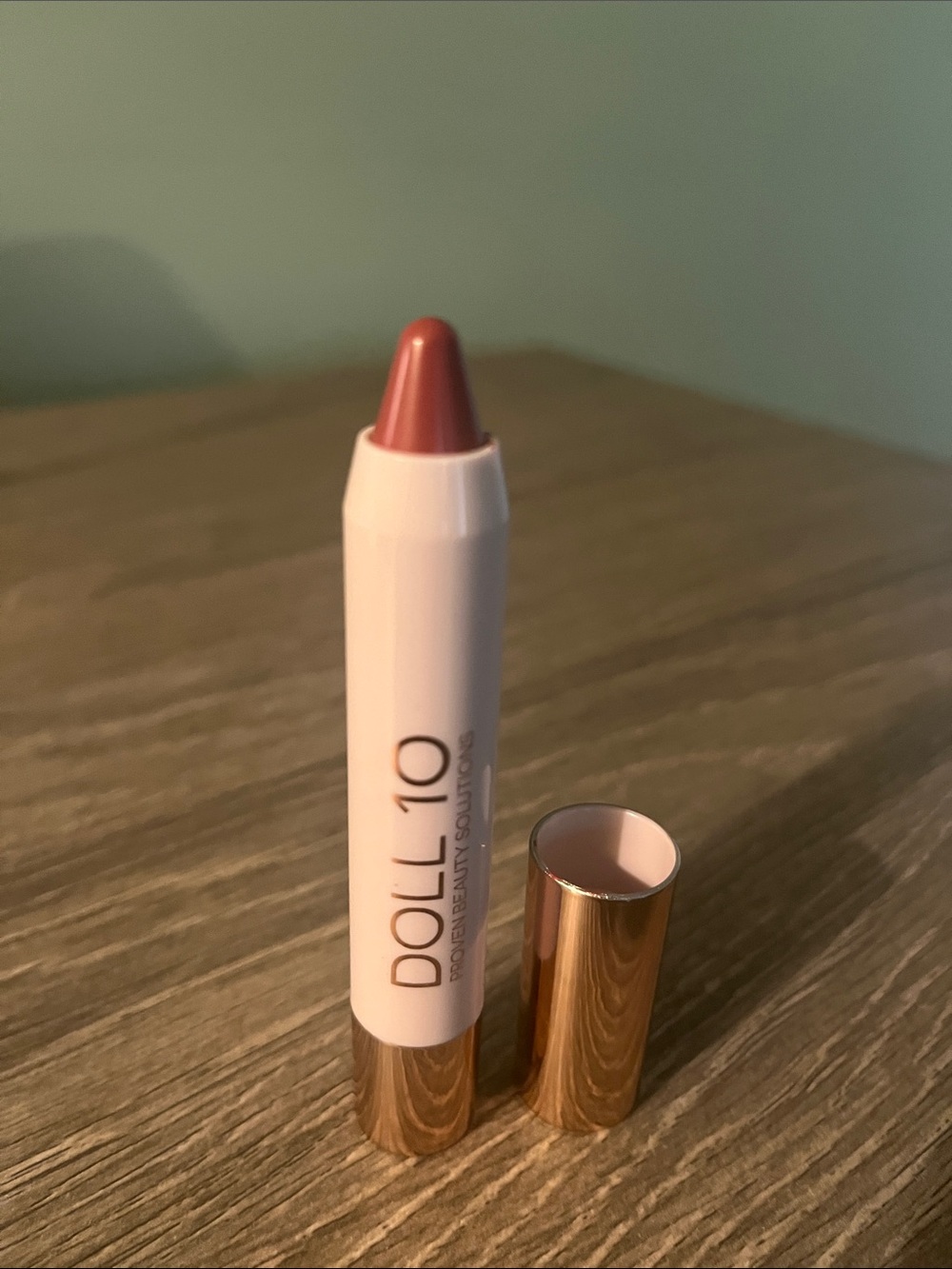 Doll 10 Lip Crayon Room Service